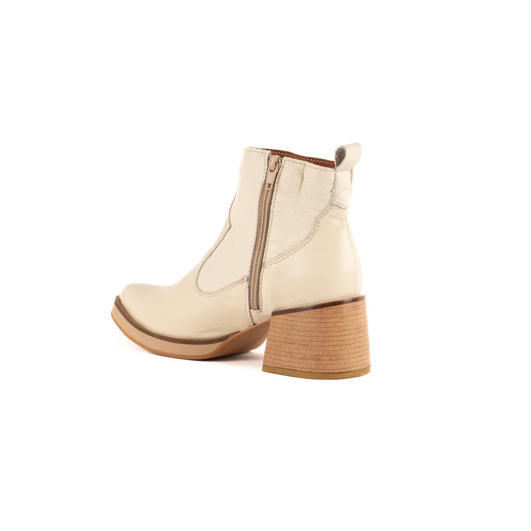 BOTA EJECUTIVA BEIGE