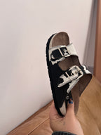 Sandalia de tela vaca