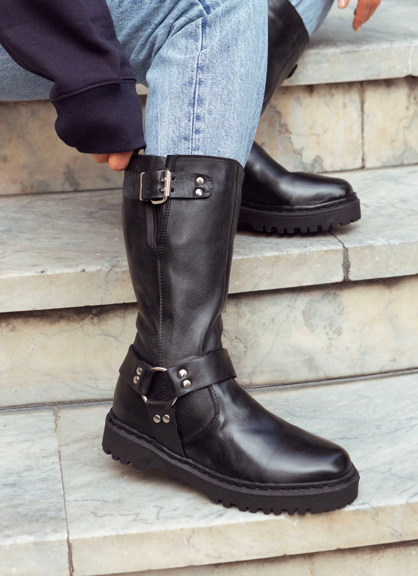 BOTA STRICKER